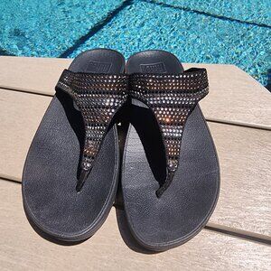 FitFlop Strobe Luxe Toe-Thong Sandals, size 8, style L93-001